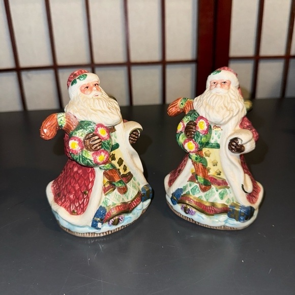 Vintage Santa salt and pepper shaker set - Picture 14 of 16